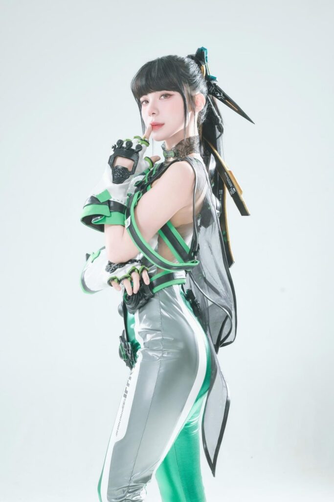 Lee Dahye เทพธิดาแห่งเชียร์ลีดเดอร์สาวชาวเกาหลี แปลงโฉมเป็น Eve จาก Stellar Blade 2 Eve Stellar Blade Cosplay by Lee Dahye