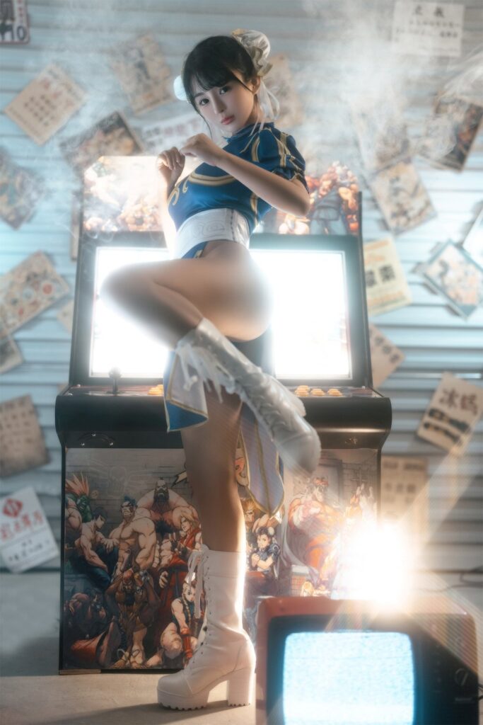 Chun-li Street Fighter Cosplay by Nene Koo