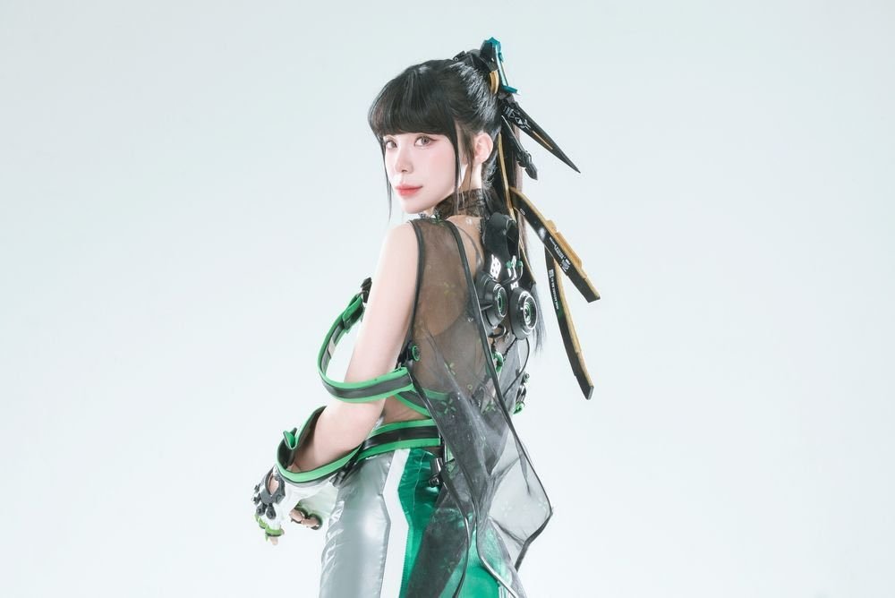 Lee Dahye เทพธิดาแห่งเชียร์ลีดเดอร์สาวชาวเกาหลี แปลงโฉมเป็น Eve จาก Stellar Blade 4 Eve Stellar Blade Cosplay by Lee Dahye