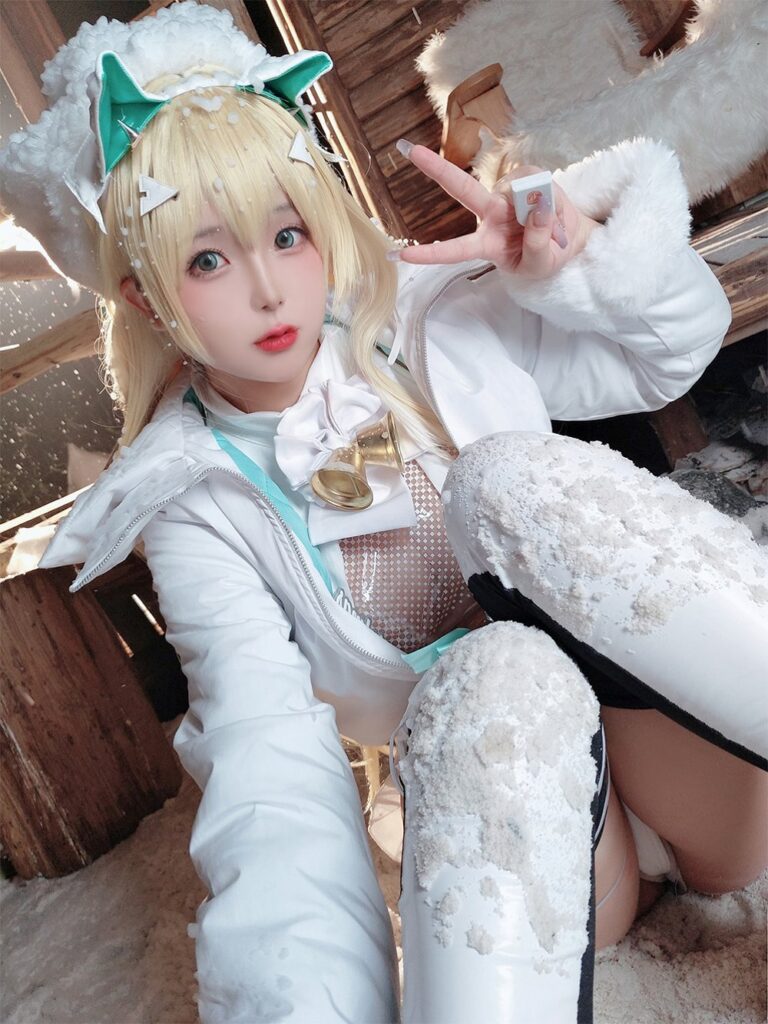 Rupee GODDESS OF VICTORY: NIKKE Cosplay by Rinaijiao