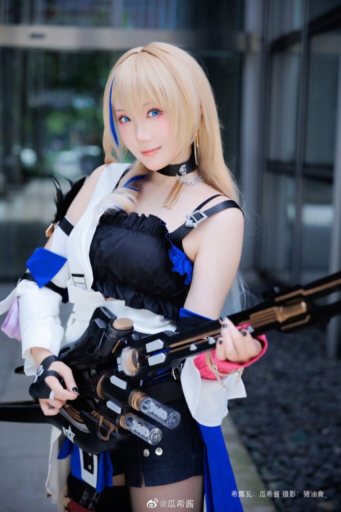 คอสเพลย์ Serval จาก Honkai: Star Rail สวยโดนใจชาวร็อค 3 คอสเพลย์ Serval จาก Honkai: Star Rail สวยโดนใจชาวร็อค