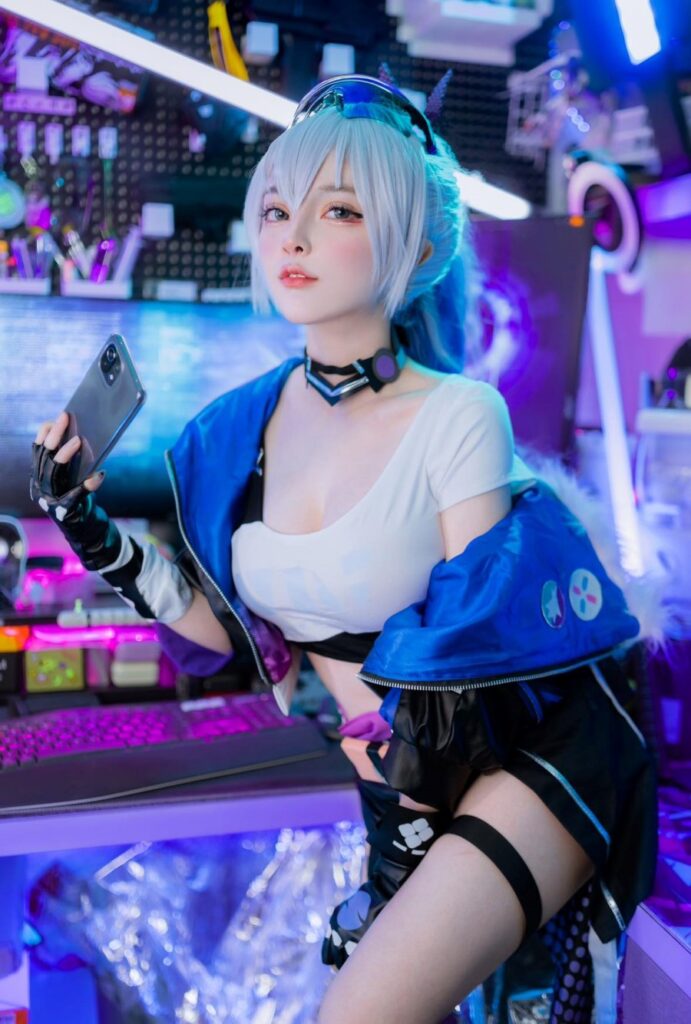 คอสเพลย์ Silver Wolf จาก Honkai: Star Rail สุดคิ้วท์ 2 คอสเพลย์ Silver Wolf จาก Honkai: Star Rail สุดคิ้วท์