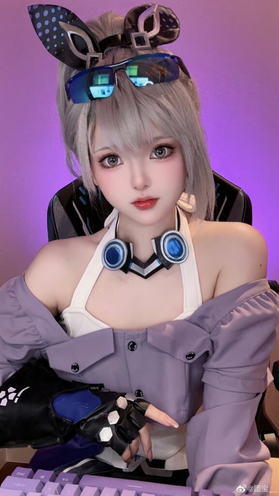 คอสเพลย์ Silver Wolf จาก Honkai: Star Rail ในเวอร์ชั่นสุดแบ๊ว 6 คอสเพลย์ Silver Wolf จาก Honkai: Star Rail ในเวอร์ชั่นสุดแบ๊ว