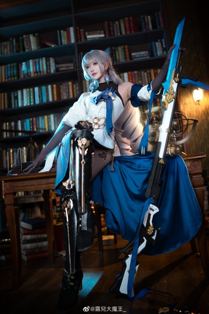 คอสเพลย์ Bronya สุดเฉียบจาก Honkai: Star Rail 6 คอสเพลย์ Bronya สุดเฉียบจาก Honkai: Star Rail