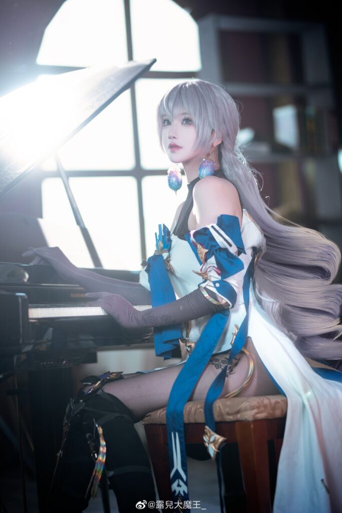 คอสเพลย์ Bronya สุดเฉียบจาก Honkai: Star Rail 5 คอสเพลย์ Bronya สุดเฉียบจาก Honkai: Star Rail