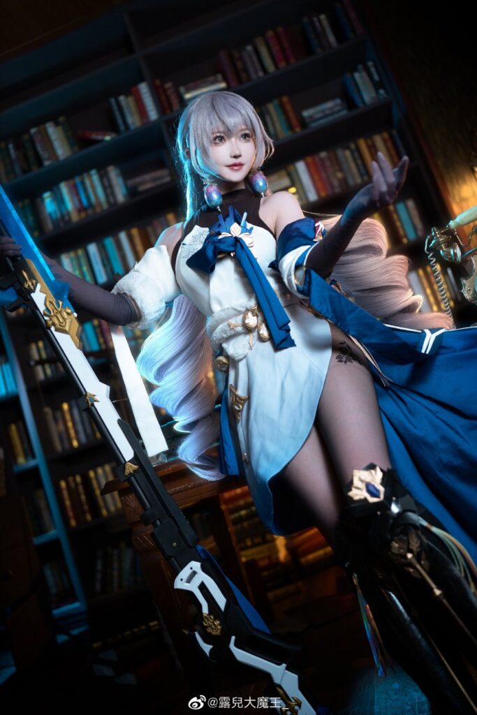 คอสเพลย์ Bronya สุดเฉียบจาก Honkai: Star Rail 2 คอสเพลย์ Bronya สุดเฉียบจาก Honkai: Star Rail