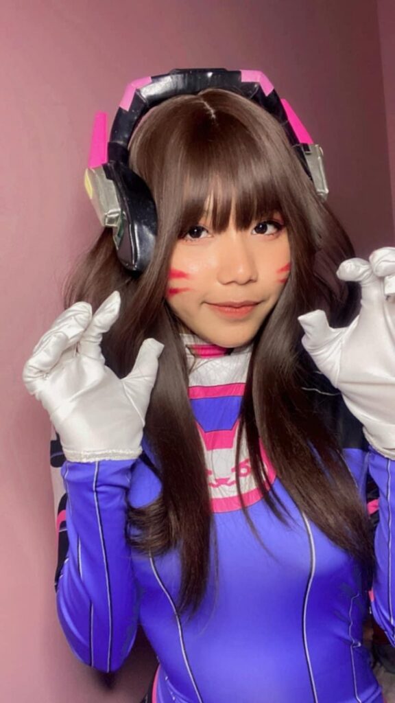 คอสเพลย์ D.Va ฝีมือคอสเพลเยอร์สาวไทย ‘เคย์ญ่า’