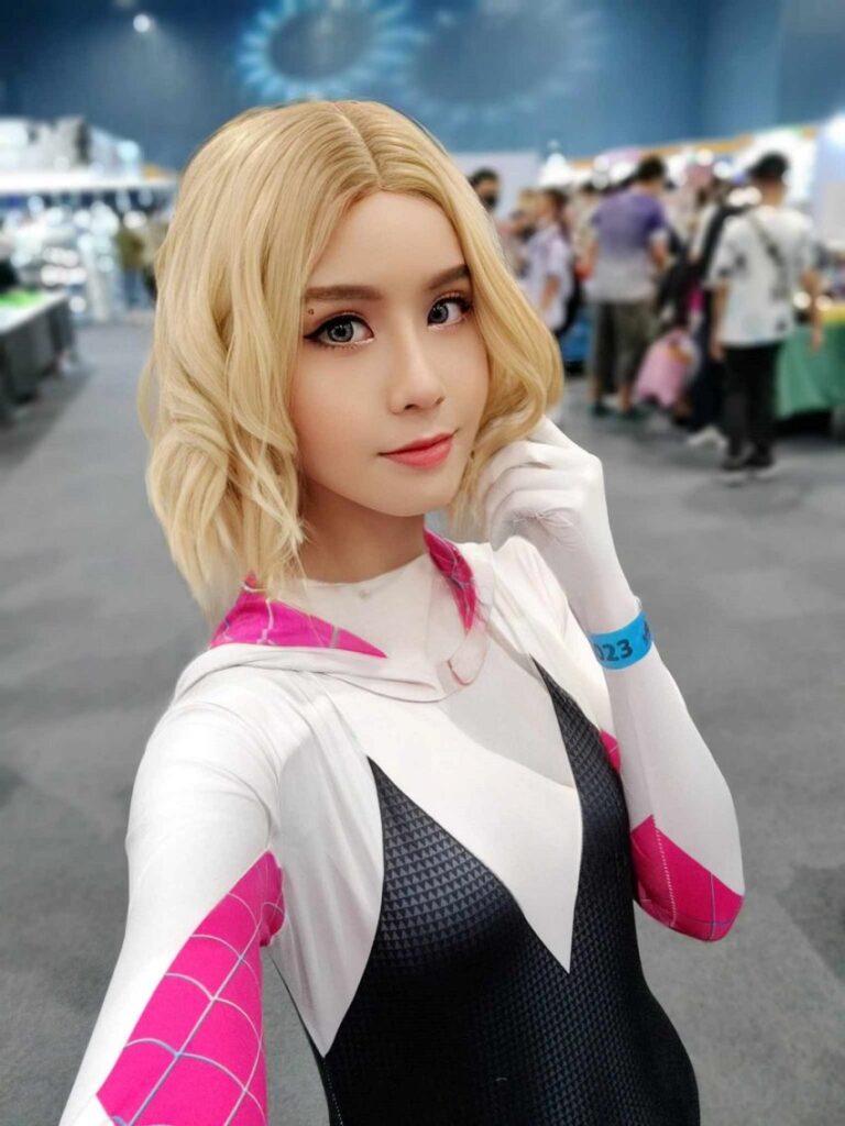 คุณโอปอล์แปลงโฉมเป็น Spider-Gwen 4 คุณโอปอล์แปลงโฉมเป็น Spider-Gwen