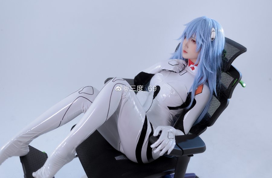 คอสเพลย์ Rei จาก Evangelion เวอร์ชั่น Black & White 3 คอสเพลย์ Rei จาก Evangelion เวอร์ชั่น Black & White