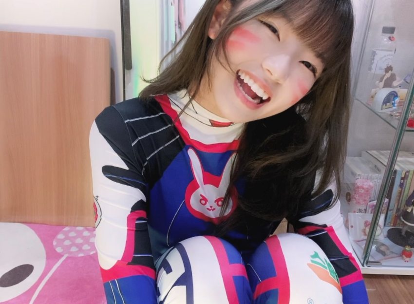 คุณคิทแคท ไอดอลสุดคิ้วท์จากวง Siamese Kittenz แปลงโฉมเป็น D.Va จาก Overwatch 2 3 คุณคิทแคท ไอดอลสุดคิ้วท์จากวง Siamese Kittenz แปลงโฉมเป็น D.Va จาก Overwatch 2