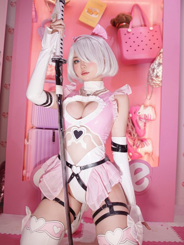 2B NieR: Automata Cosplay by ZinieQ