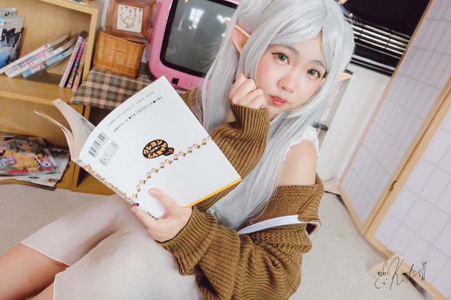 คอสเพลย์ Frieren จาก Frieren: Beyond Journey's End ในชุดนอนที่แสนน่ารัก 8 Frieren Frieren: Beyond Journey's End Cosplay by Karn