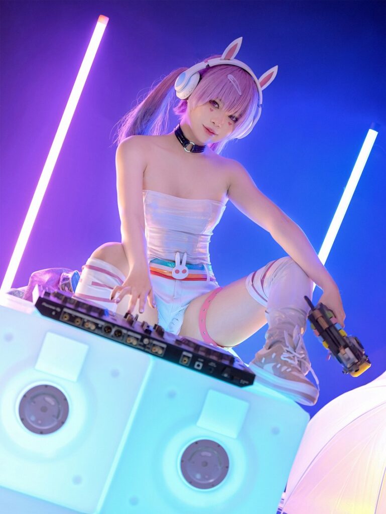 คอสเพลย์ D.Va จาก Overwatch เวอร์ชั่นสาว EDM 6 D.Va Overwatch Cosplay by ZinieQ
