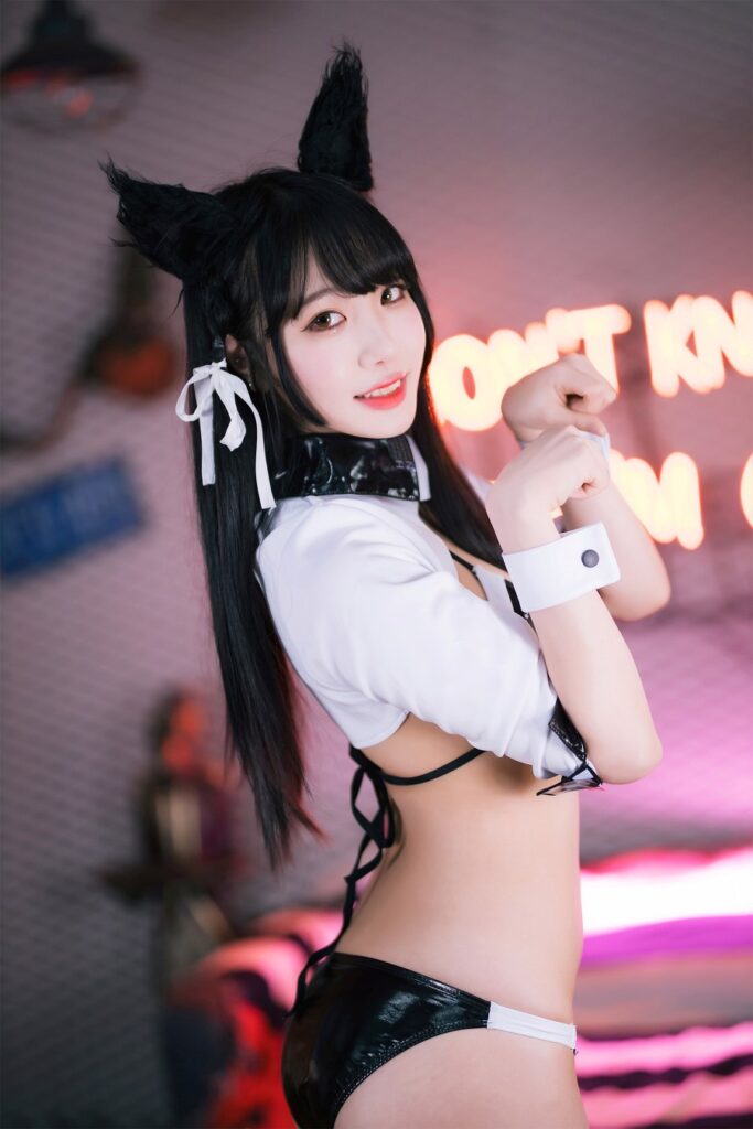 คอสเพลย์ Atago จาก Azur Lane เวอร์ชั่น Racing Queen 6 Atago Azur Lane Cosplay by Sooflower