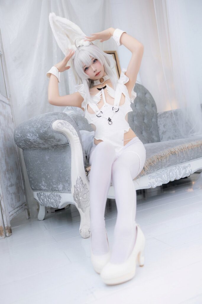 สาวน้อยจากจีนโชว์การแปลงโฉมเป็น Le Malin จาก Azur Lane 4 Le Malin Azur Lane Cosplay by Zhenzhu