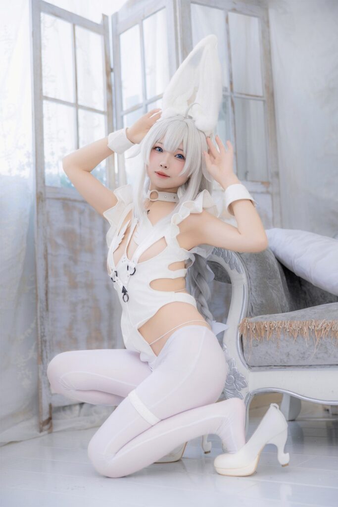 สาวน้อยจากจีนโชว์การแปลงโฉมเป็น Le Malin จาก Azur Lane 5 Le Malin Azur Lane Cosplay by Zhenzhu