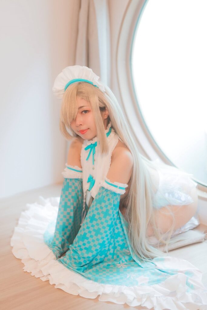 คอสเพลย์ Asuna จาก Blue Archive ในชุดเมดร้อนแรงทะลุปรอท 8 Asuna Blue Archive Cosplay by unicorn-cosplay