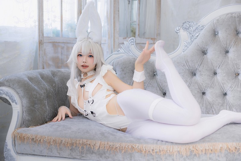 สาวน้อยจากจีนโชว์การแปลงโฉมเป็น Le Malin จาก Azur Lane 11 Le Malin Azur Lane Cosplay by Zhenzhu