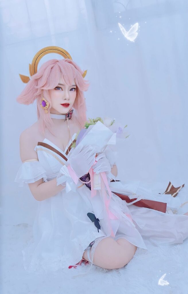 คอสเพลย์ Yae Miko ชุดแต่งงานเวอร์ชั่นคุณชิน 3 คอสเพลย์ Yae Miko ชุดแต่งงานเวอร์ชั่นคุณชิน