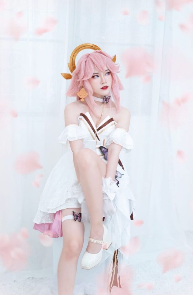 คอสเพลย์ Yae Miko ชุดแต่งงานเวอร์ชั่นคุณชิน 7 คอสเพลย์ Yae Miko ชุดแต่งงานเวอร์ชั่นคุณชิน