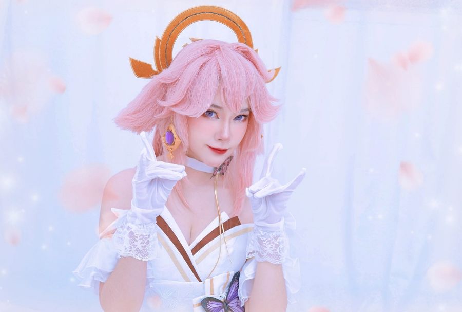 คอสเพลย์ Yae Miko ชุดแต่งงานเวอร์ชั่นคุณชิน 8 คอสเพลย์ Yae Miko ชุดแต่งงานเวอร์ชั่นคุณชิน