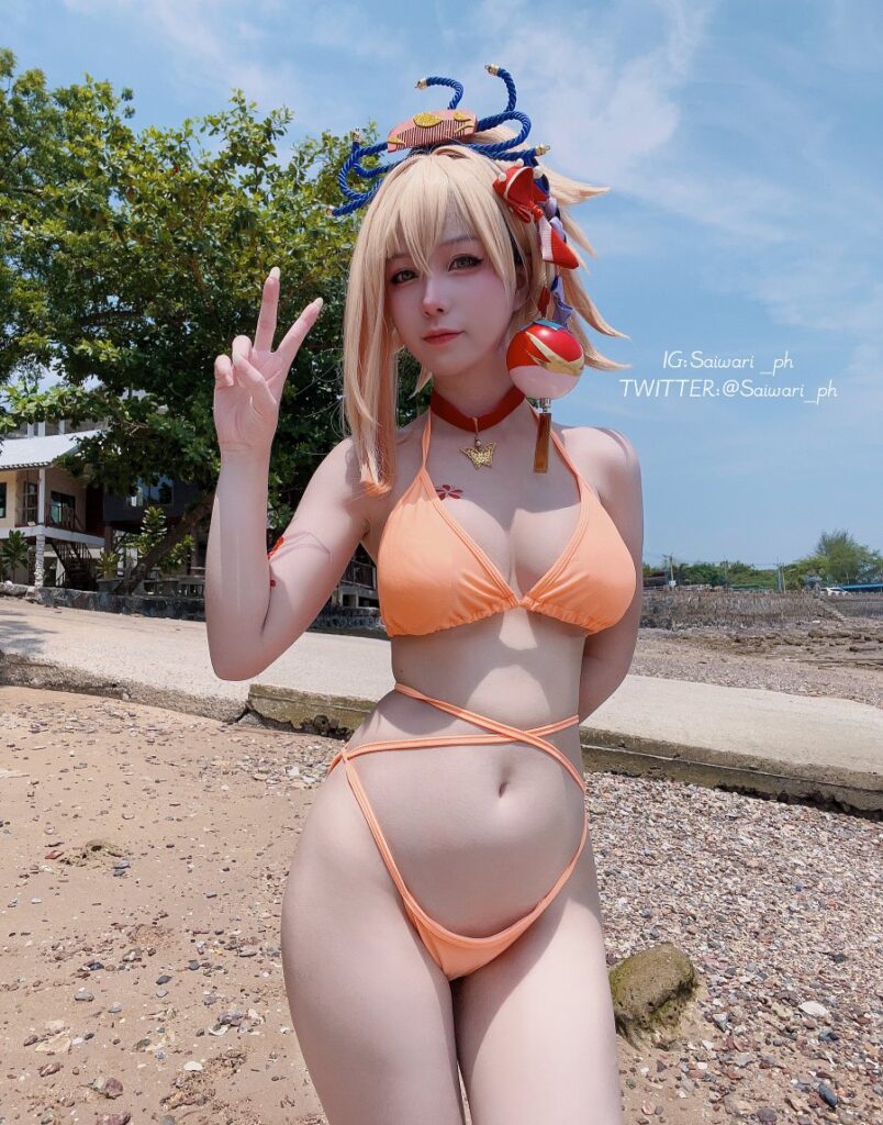 คุณทรายแปลงโฉมเป็น Yoimiya จาก Genshin Impact ในชุดบิกินี่สุดร้อนแรง