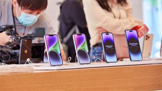 Apple สั่งลดกำลังการผลิตของ iPhone 14 Plus กว่า 40 เปอร์เซ็นต์ 2 Apple สั่งลดกำลังการผลิตของ iPhone 14 Plus กว่า 40 เปอร์เซ็นต์