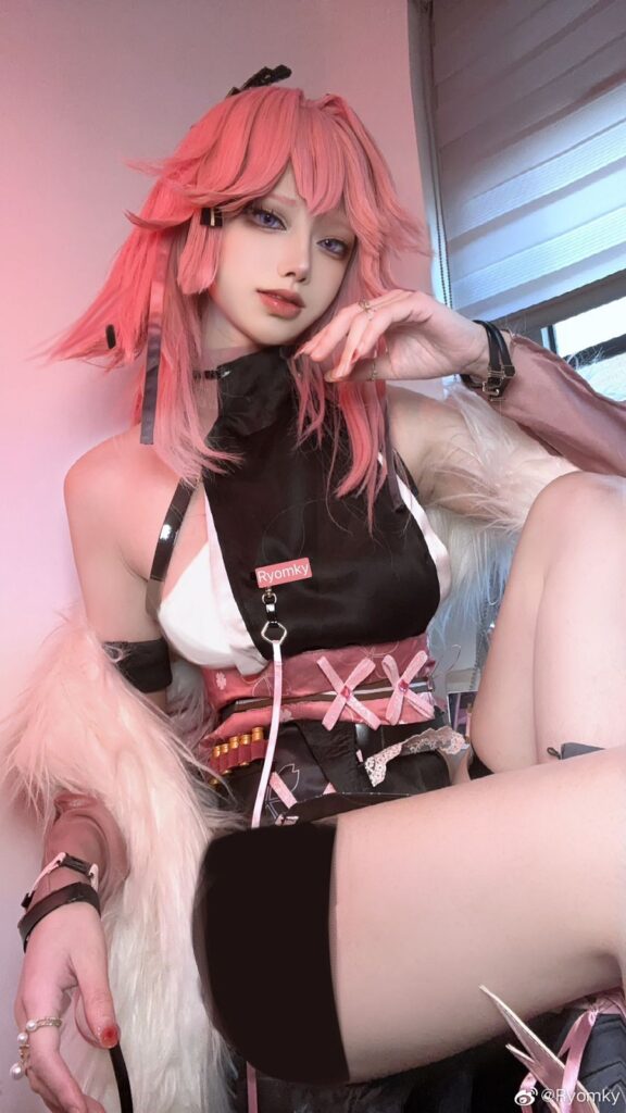 คอสเพลย์ Yae Miko เวอร์ชั่นสุดเฟี้ยวจากสาวจีน