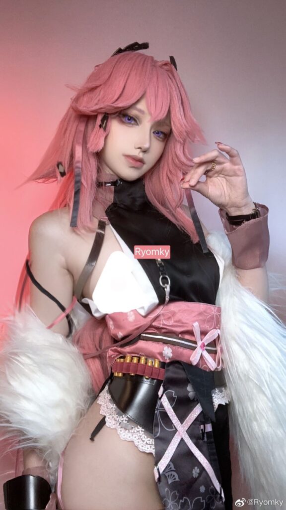คอสเพลย์ Yae Miko เวอร์ชั่นสุดเฟี้ยวจากสาวจีน