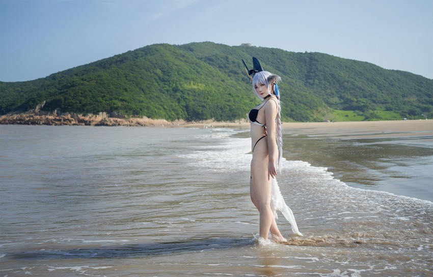 คอสเพลย์ Tosa จาก Azur Lane ในลุคบิกินี่เที่ยวชายหาด 7 Tosa Azur Lane Cosplay by Makachan
