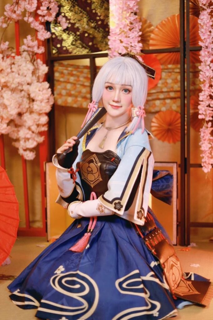 คุณโชแชงแปลงโฉมเป็น Ayaka จาก Genshin Impact ในลุคสุดเท่ 2 Ayaka Genshin Impact Cosplay by Shoshang