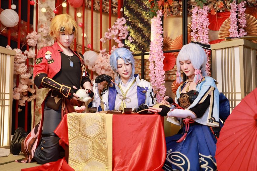 คุณโชแชงแปลงโฉมเป็น Ayaka จาก Genshin Impact ในลุคสุดเท่ 10 Ayaka Genshin Impact Cosplay by Shoshang