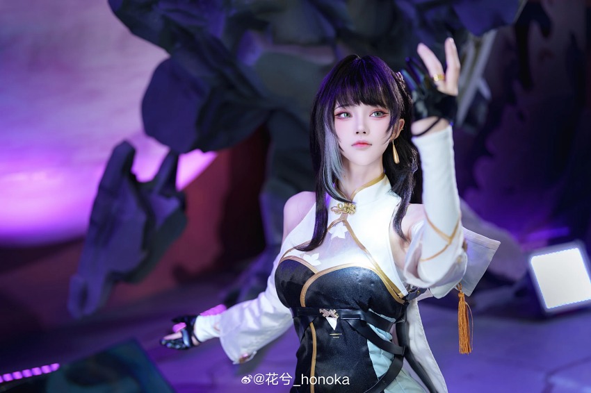 Baizhi Wuthering Waves Cosplay by honoka