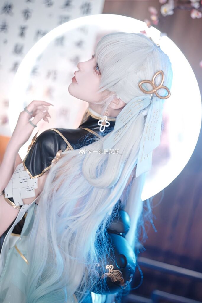 คอสเพลย์ Jinhsi จาก Wuthering Waves ฝีมือสาวแดนมังกร 3 Jinhsi Wuthering Waves Cosplay by Dolphin