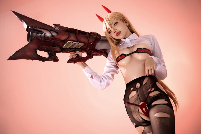 Power Chainsaw Man Cosplay by ZinieQ