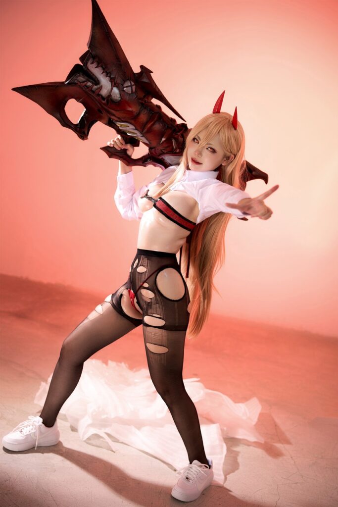 Power Chainsaw Man Cosplay by ZinieQ
