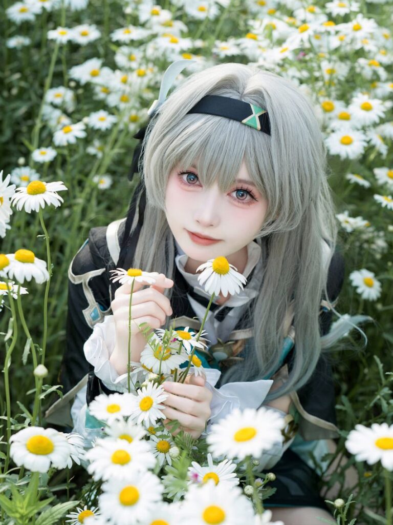 สาวจีนสุดคิ้วท์แปลงโฉมเป็น Firefly จาก Honkai: Star Rail 4 Firefly Honkai: Star Rail Cosplay by stx7fan