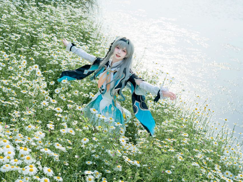 สาวจีนสุดคิ้วท์แปลงโฉมเป็น Firefly จาก Honkai: Star Rail 7 Firefly Honkai: Star Rail Cosplay by stx7fan