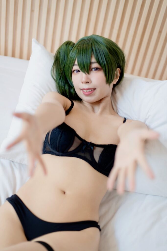 คอสเพลย์ Ubel จาก Frieren: Beyond Journey's End ฝีมือคุณเซียร์ 10 Ubel Frieren: Beyond Journey's End Cosplay by unicorn cosplay