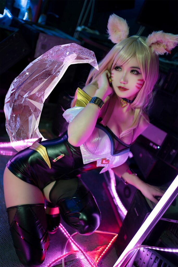 สาวสุดคิ้วท์แต่งคอสเพลย์เป็น Ahri เวอร์ชั่น KDA จาก League of Legends 3 Ahri League of Legends Cosplay by yummychiyo