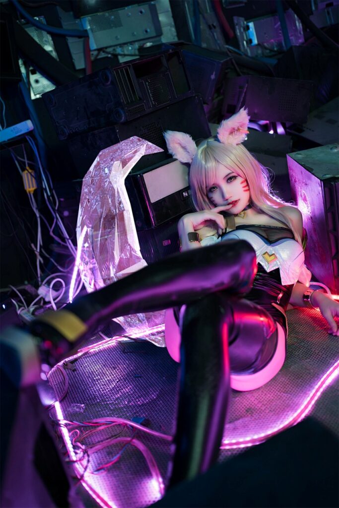 สาวสุดคิ้วท์แต่งคอสเพลย์เป็น Ahri เวอร์ชั่น KDA จาก League of Legends 7 Ahri League of Legends Cosplay by yummychiyo