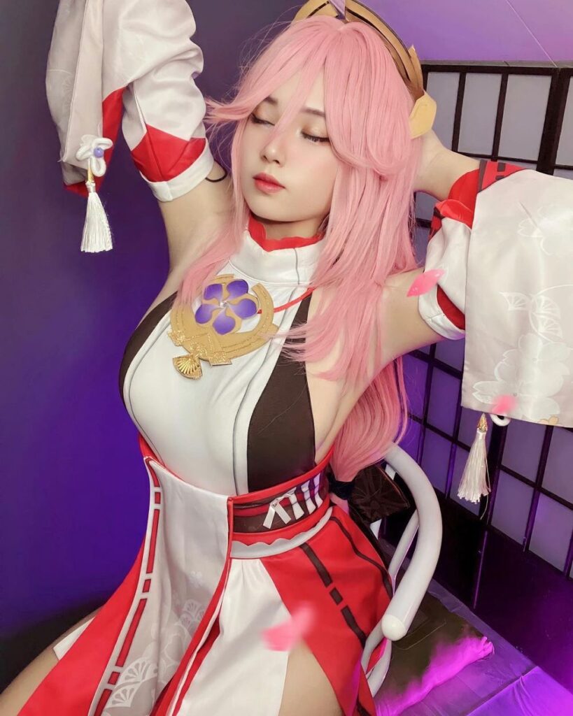สาวหุ่นสวยแปลงโฉมเป็น Yae Miko แบบแน่น ๆ 3 สาวหุ่นสวยแปลงโฉมเป็น Yae Miko แบบแน่น ๆ