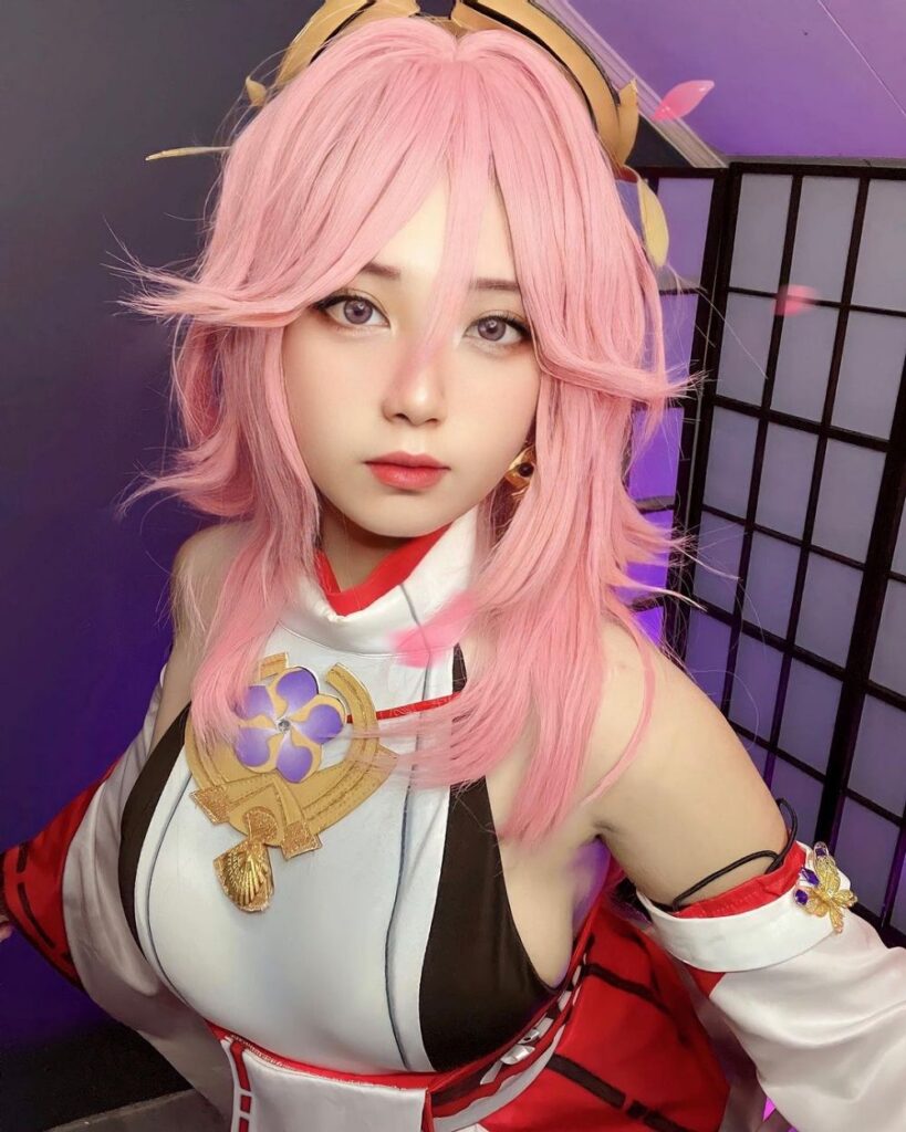 สาวหุ่นสวยแปลงโฉมเป็น Yae Miko แบบแน่น ๆ 4 สาวหุ่นสวยแปลงโฉมเป็น Yae Miko แบบแน่น ๆ