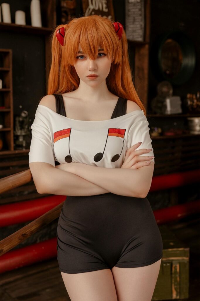 Alina Becker แปลงโฉมเป็น Asuka จาก Evangelion ในชุดเสื้อยืดสุดชิลล์ 2 Asuka Evangelion Cosplay by Alina Becker