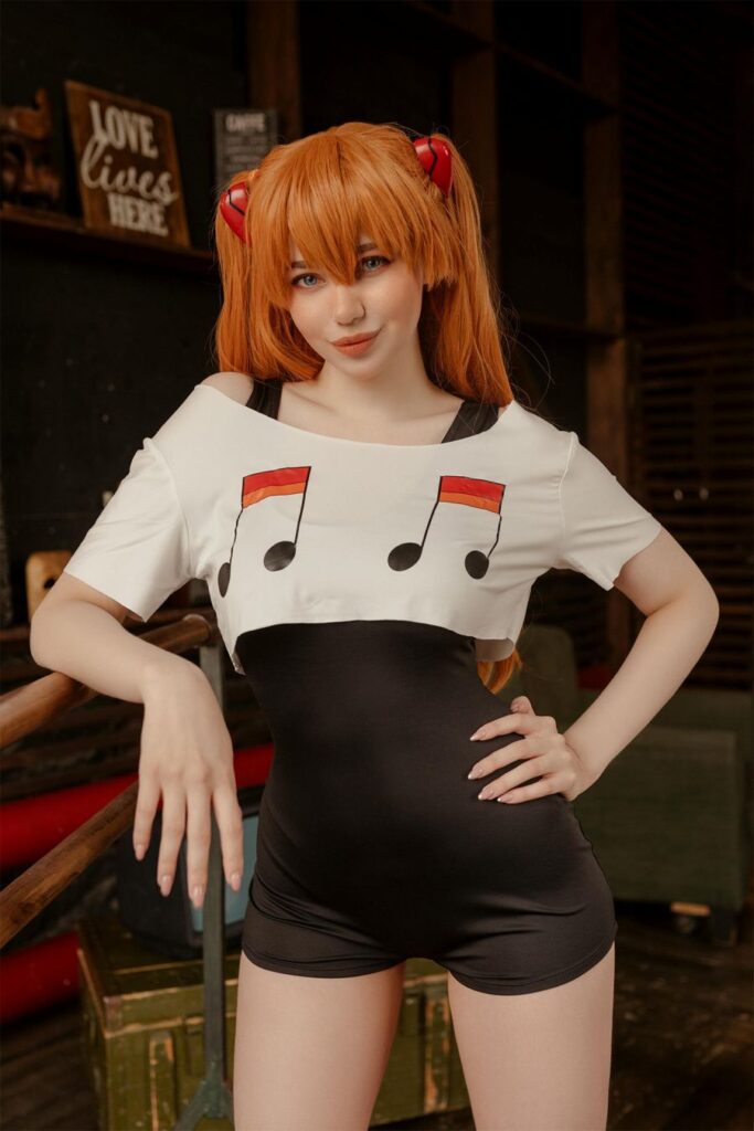 Alina Becker แปลงโฉมเป็น Asuka จาก Evangelion ในชุดเสื้อยืดสุดชิลล์ 3 Asuka Evangelion Cosplay by Alina Becker