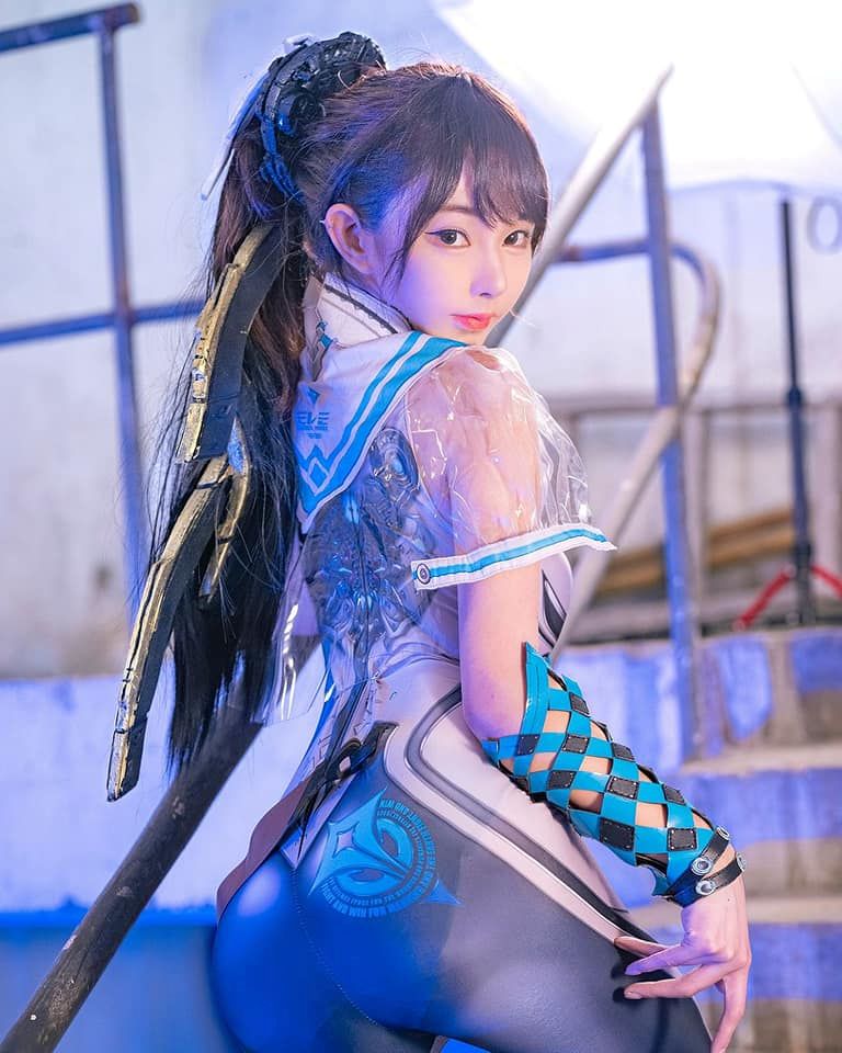 นางแบบสาวเกาหลีแปลงโฉมเป็น Eve จาก Stellar Blade 2 Eve Stellar Blade Cosplay by Zoe So