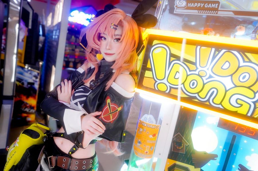 คุณแบมแบมแปลงโฉมเป็น Nicole จาก Zenless Zone Zero 2 Nicole Zenless Zone Zero Cosplay by Bibbie Bambi