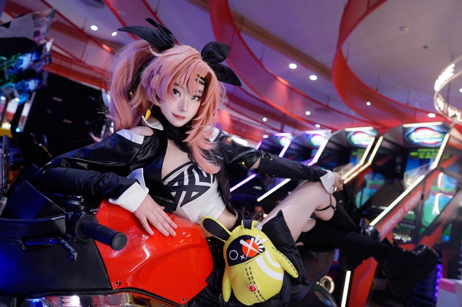 คุณแบมแบมแปลงโฉมเป็น Nicole จาก Zenless Zone Zero 5 Nicole Zenless Zone Zero Cosplay by Bibbie Bambi