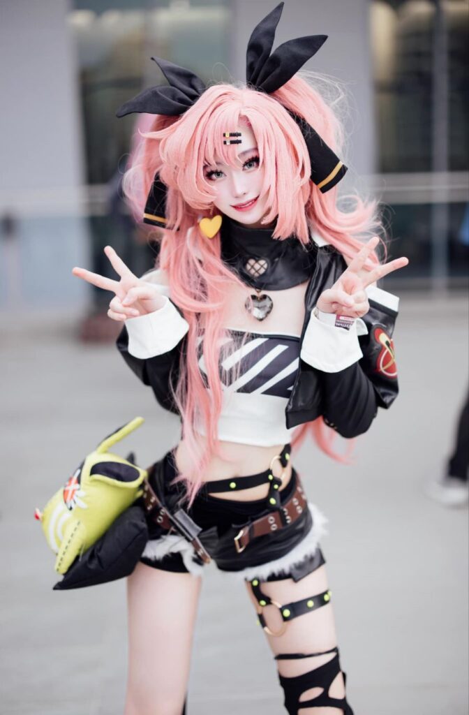 คุณแบมแบมแปลงโฉมเป็น Nicole จาก Zenless Zone Zero 9 Nicole Zenless Zone Zero Cosplay by Bibbie Bambi