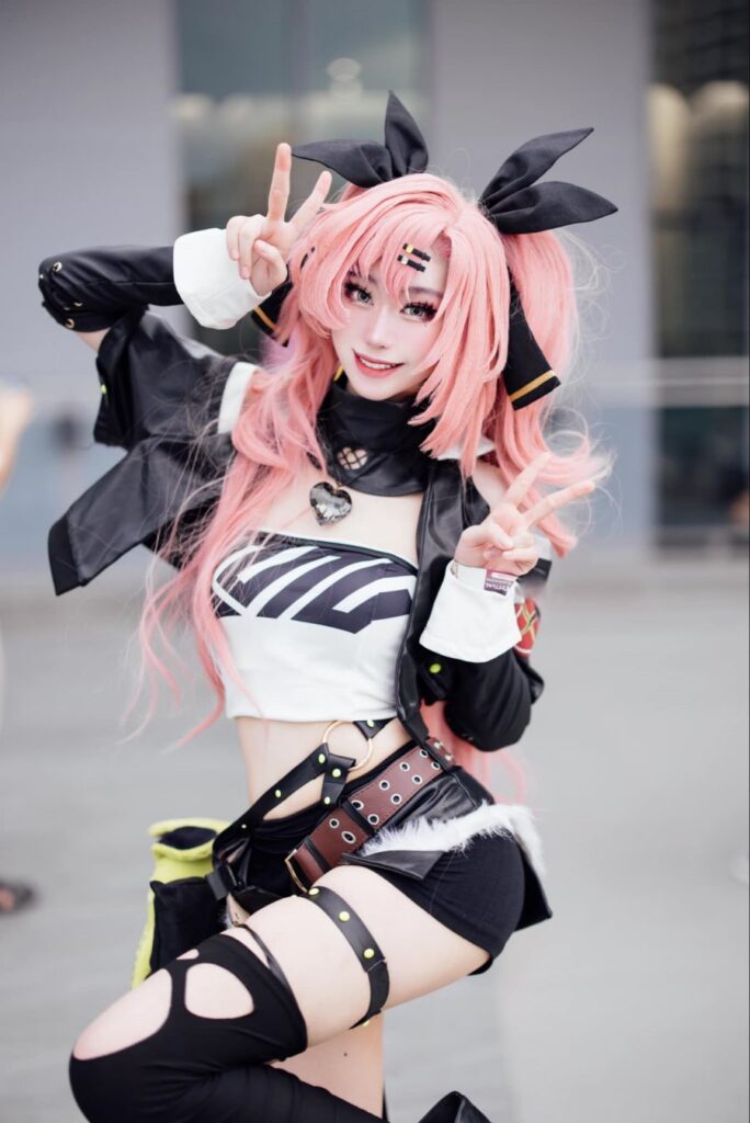 คุณแบมแบมแปลงโฉมเป็น Nicole จาก Zenless Zone Zero 10 Nicole Zenless Zone Zero Cosplay by Bibbie Bambi